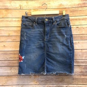 Seven7 Floral Embroidered Distressed Denim Fashion Skirt Size 6